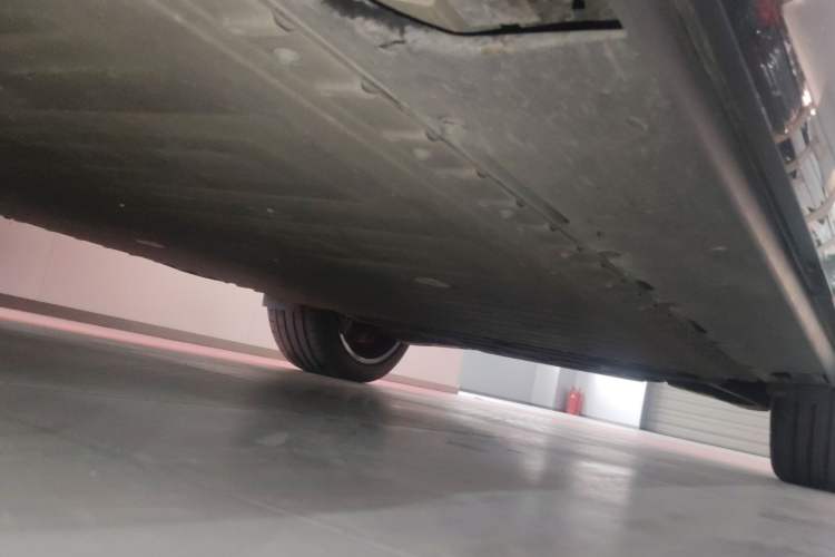 Used Hongqi Tiangong 08 2025 680 Ultra Four-Wheel-Drive Version Chassis Front Left