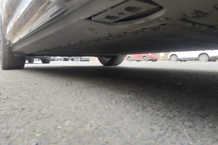 Used Hongqi Tiangong 08 2025 680 Ultra Four-Wheel-Drive Version Chassis Front Right