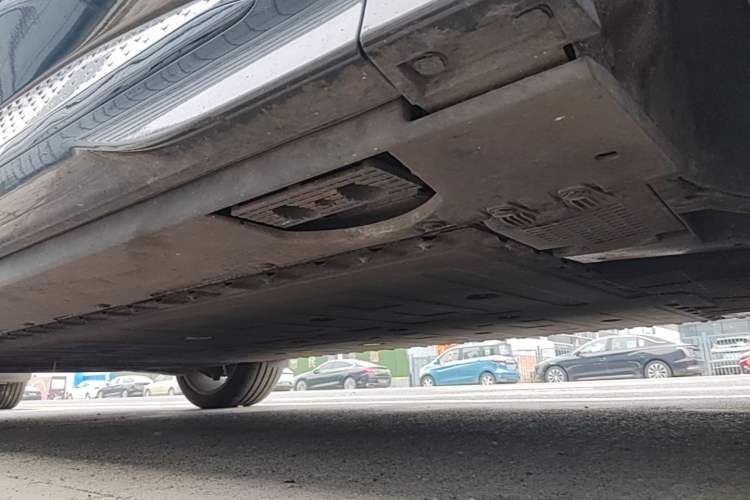 Used Hongqi Tiangong 08 2025 680 Ultra Four-Wheel-Drive Version Chassis Front Right