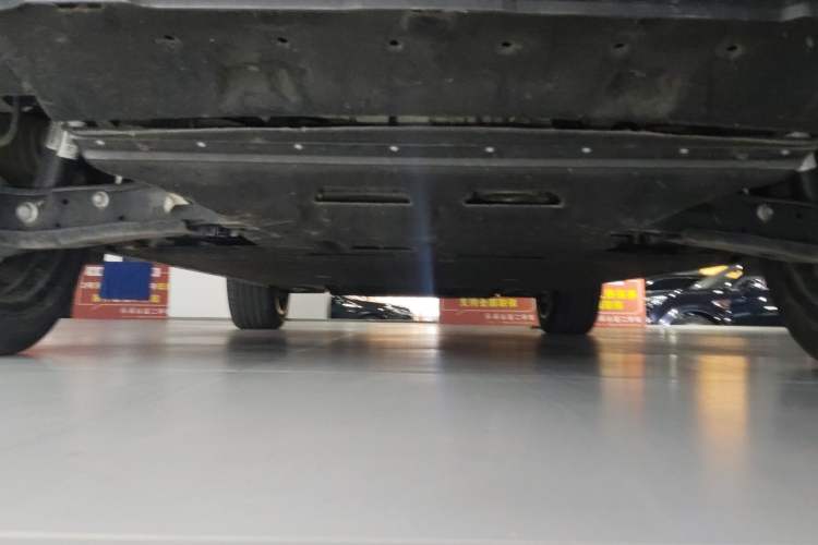 Used Hongqi Tiangong 08 2025 680 Ultra Four-Wheel-Drive Version Chassis Rear