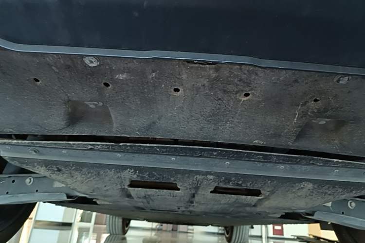 Used Hongqi Tiangong 08 2025 680 Ultra Four-Wheel-Drive Version Chassis Rear