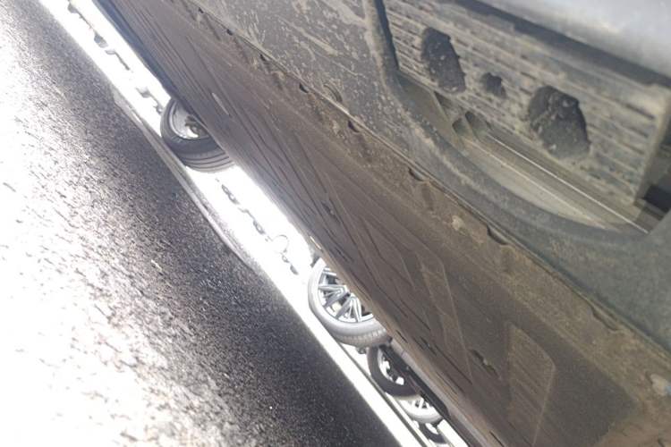 Used Hongqi Tiangong 08 2025 680 Ultra Four-Wheel-Drive Version Chassis Rear Left