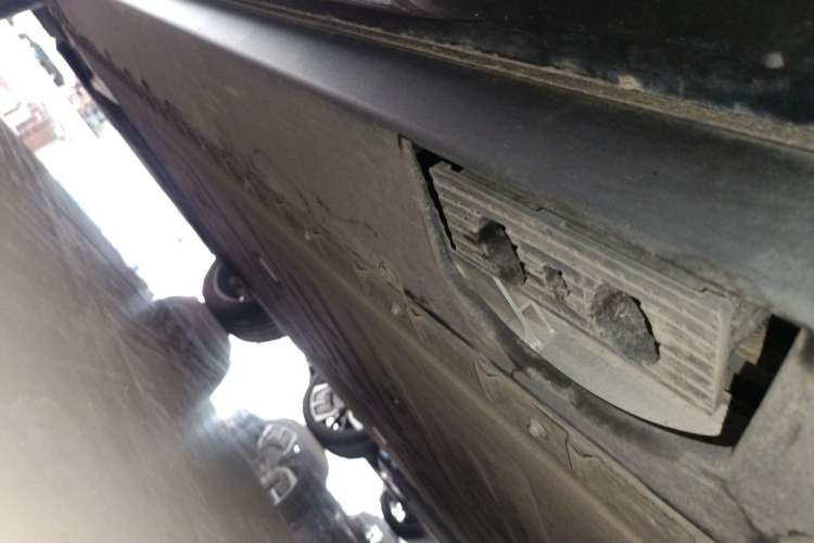 Used Hongqi Tiangong 08 2025 680 Ultra Four-Wheel-Drive Version Chassis Rear Left