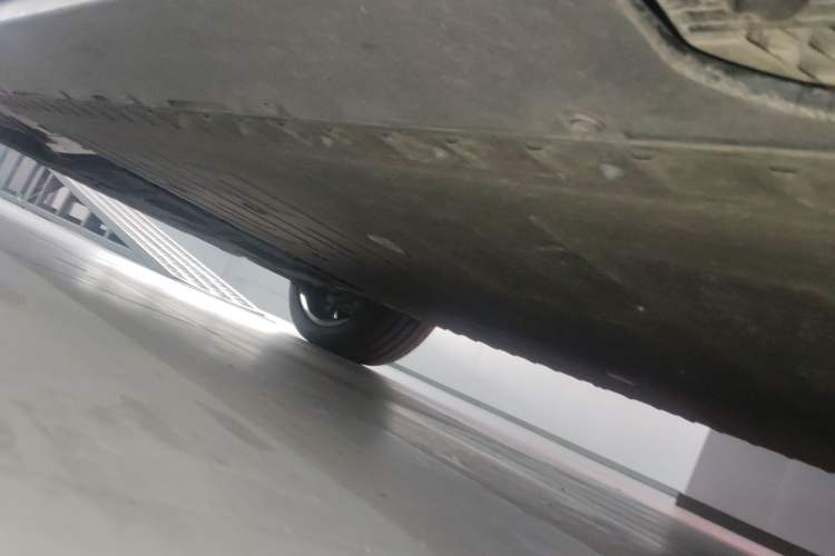 Used Hongqi Tiangong 08 2025 680 Ultra Four-Wheel-Drive Version Chassis Rear Left