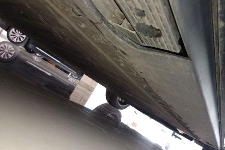 Used Hongqi Tiangong 08 2025 680 Ultra Four-Wheel-Drive Version Chassis Rear Right