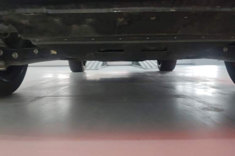 Used Hongqi Tiangong 08 2025 680 Ultra Four-Wheel-Drive Version Chassis Rear