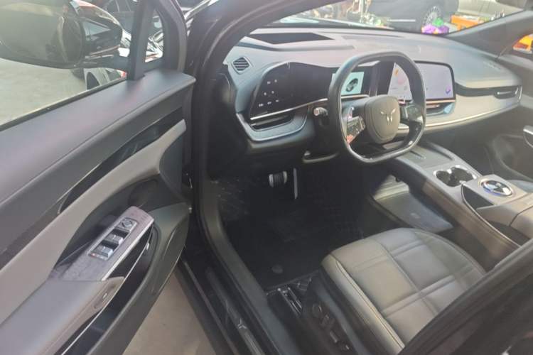 Used Hongqi Tiangong 08 2025 680 All-Wheel Drive Smart Selection Edition Driver Seat