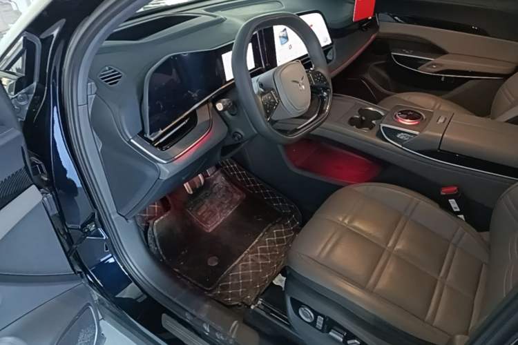 Used Hongqi Tiangong 08 2025 680 Ultra Four-Wheel-Drive Version Driver Seat
