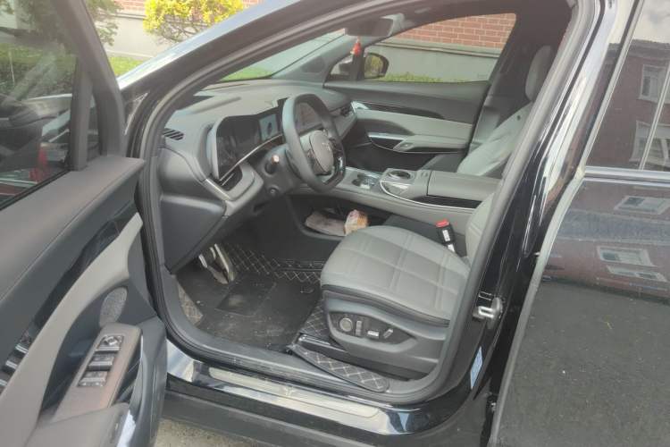 Used Hongqi Tiangong 08 2025 730 Max Rear-Drive Version Driver Seat
