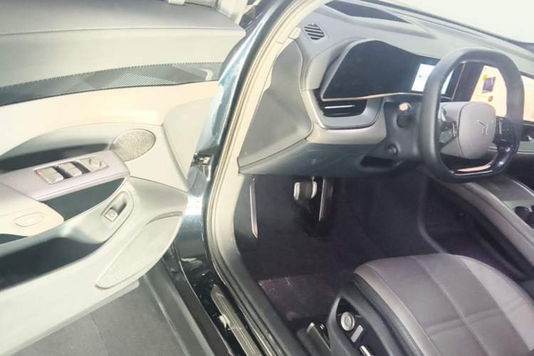 Used Hongqi Tiangong 08 2025 730 Max Rear-Drive Version Driver Seat