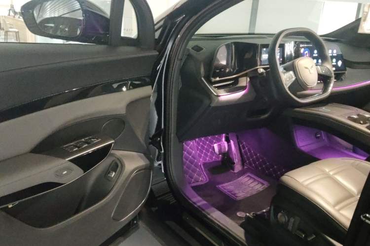 Used Hongqi Tiangong 08 2025 680 Ultra Four-Wheel-Drive Version Driver Seat