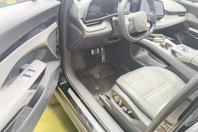 Used Hongqi Tiangong 08 2025 730 Max Rear-Drive Version Driver Seat