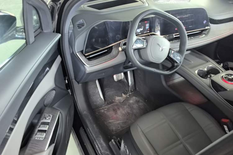 Used Hongqi Tiangong 08 2025 680 Ultra Four-Wheel-Drive Version Driver Seat