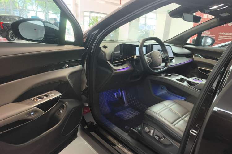 Used Hongqi Tiangong 08 2025 680 Ultra Four-Wheel-Drive Version Driver Seat