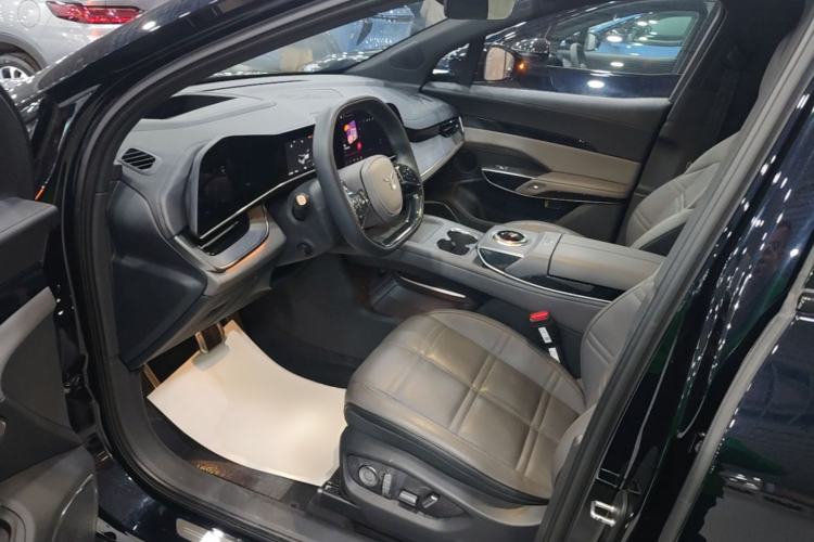 Used Hongqi Tiangong 08 2025 680 Ultra Four-Wheel-Drive Version Driver Seat