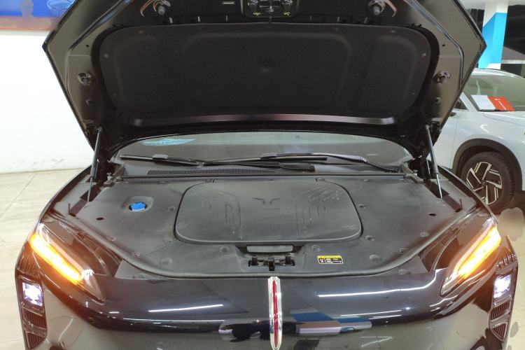 Used Hongqi Tiangong 08 2025 605 Max Rear-Drive Version Engine Bay