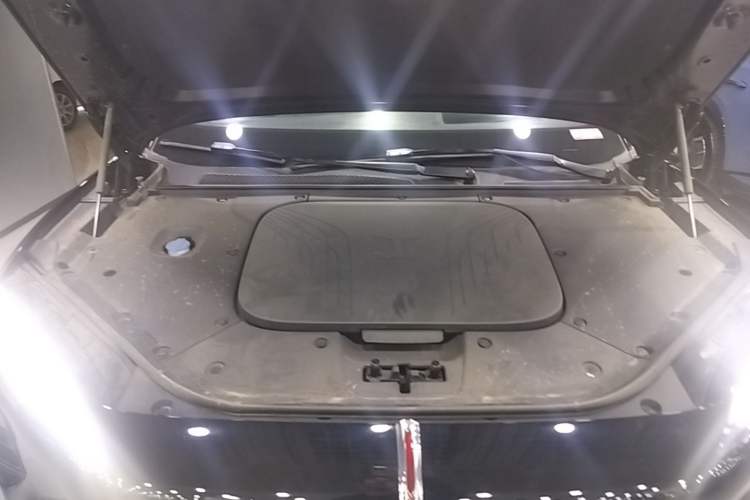Used Hongqi Tiangong 08 2025 680 Ultra Four-Wheel-Drive Version Engine Bay