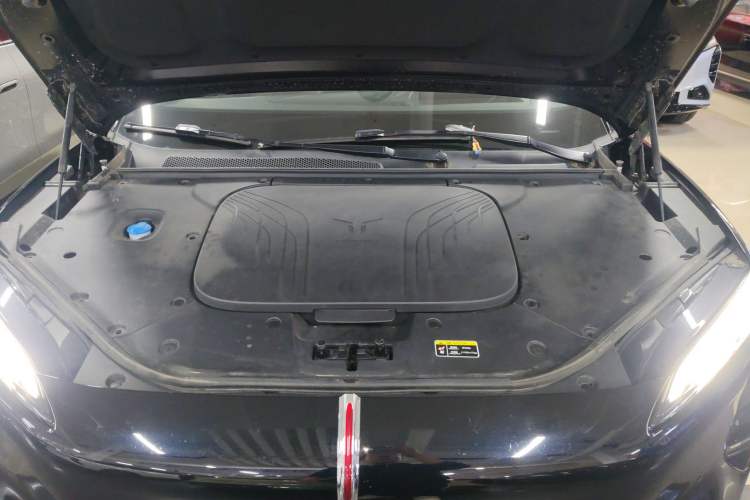 Used Hongqi Tiangong 08 2025 680 Ultra Four-Wheel-Drive Version Engine Bay