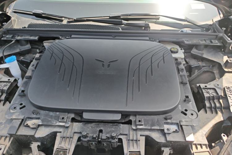 Used Hongqi Tiangong 08 2025 680 Ultra Four-Wheel-Drive Version Engine Bay