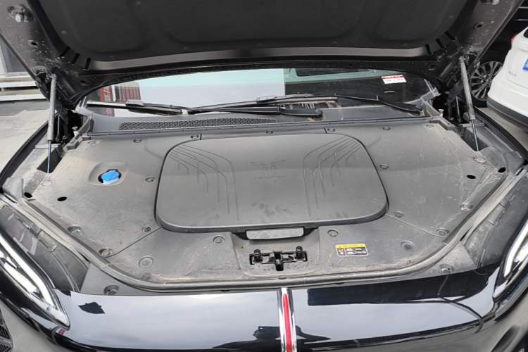 Used Hongqi Tiangong 08 2025 565 Four-Wheel Drive Smart Selection Edition Engine Bay