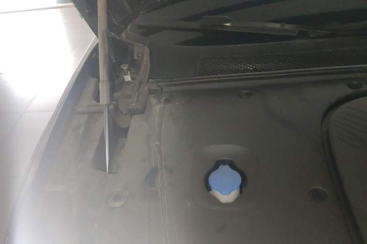 Used Hongqi Tiangong 08 2025 680 Ultra Four-Wheel-Drive Version Engine Bay Right