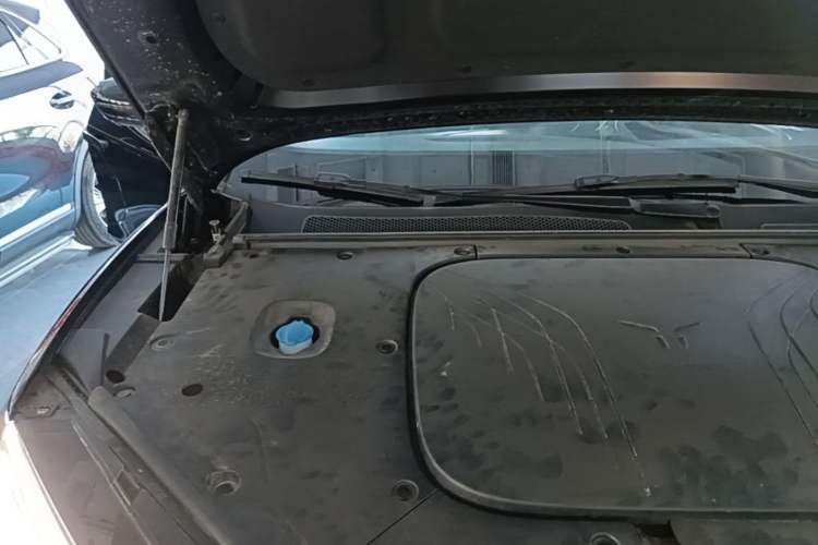 Used Hongqi Tiangong 08 2025 680 Ultra Four-Wheel-Drive Version Engine Bay Right