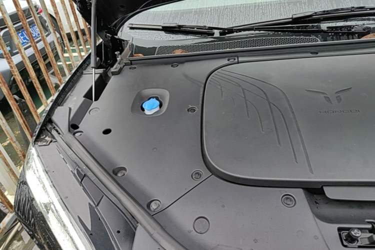 Used Hongqi Tiangong 08 2025 730 Max Rear-Drive Version Engine Bay Right