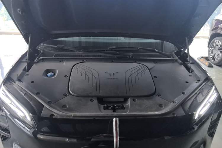 Used Hongqi Tiangong 08 2025 680 Ultra Four-Wheel-Drive Version Engine Bay