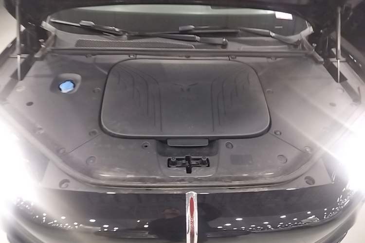 Used Hongqi Tiangong 08 2025 680 Ultra Four-Wheel-Drive Version Engine Bay