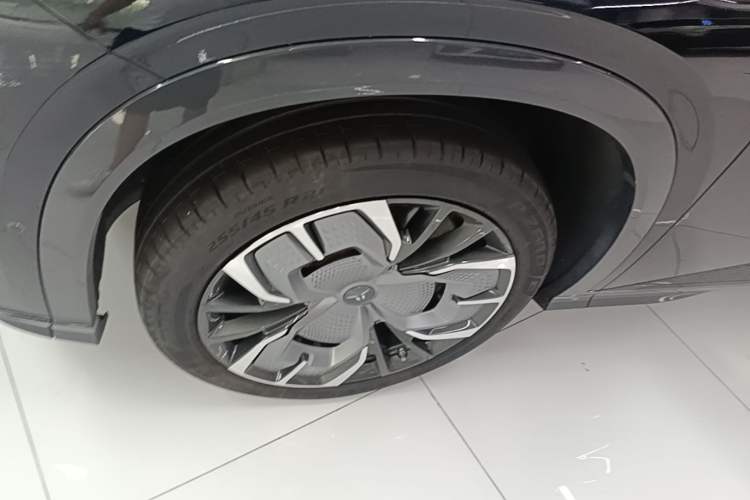 Used Hongqi Tiangong 08 2025 680 Ultra Four-Wheel-Drive Version Exterior 4