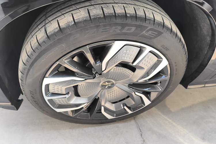 Used Hongqi Tiangong 08 2025 680 All-Wheel Drive Smart Selection Edition Exterior 4