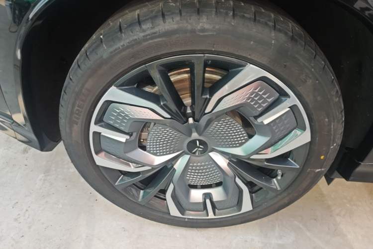 Used Hongqi Tiangong 08 2025 680 All-Wheel Drive Smart Selection Edition Exterior 5