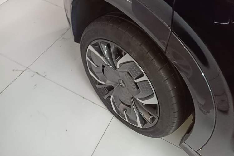 Used Hongqi Tiangong 08 2025 680 Ultra Four-Wheel-Drive Version Exterior 5