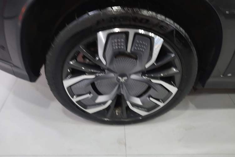 Used Hongqi Tiangong 08 2025 680 Ultra Four-Wheel-Drive Version Exterior 5