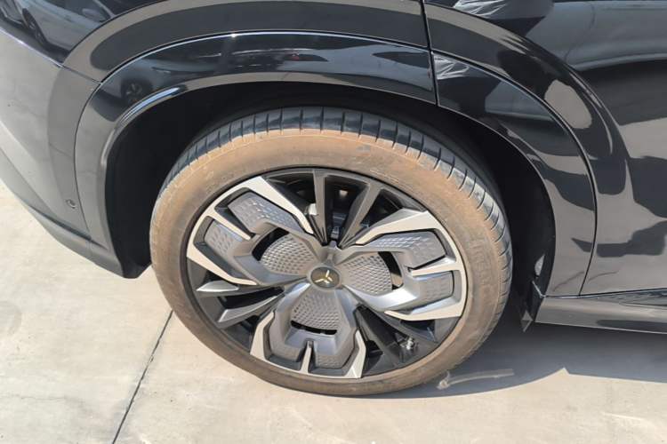 Used Hongqi Tiangong 08 2025 680 All-Wheel Drive Smart Selection Edition Exterior 5