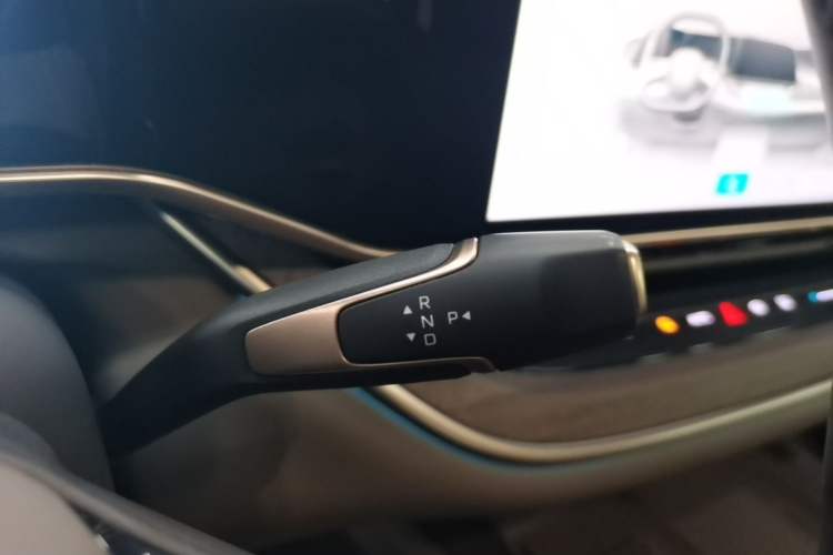 Used Hongqi Tiangong 08 2025 680 All-Wheel Drive Smart Selection Edition Gear Lever