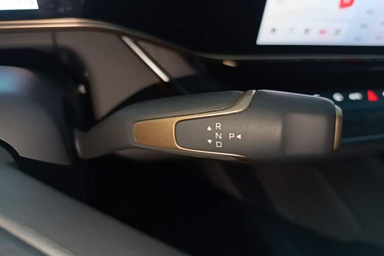 Used Hongqi Tiangong 08 2025 680 Ultra Four-Wheel-Drive Version Gear Lever