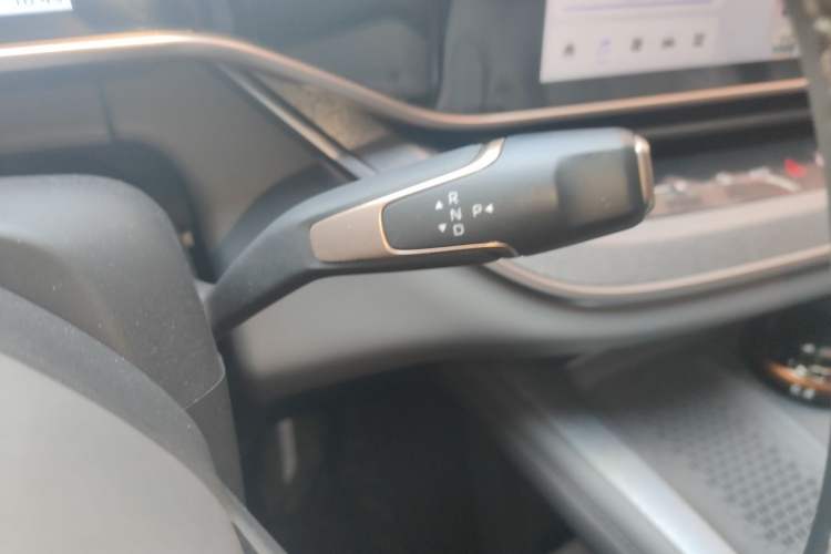 Used Hongqi Tiangong 08 2025 730 Max Rear-Drive Version Gear Lever