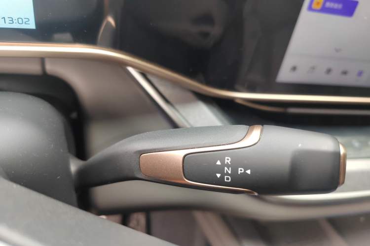 Used Hongqi Tiangong 08 2025 730 Max Rear-Drive Version Gear Lever