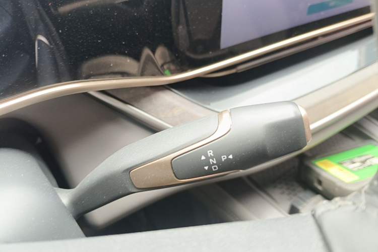 Used Hongqi Tiangong 08 2025 730 Max Rear-Drive Version Gear Lever