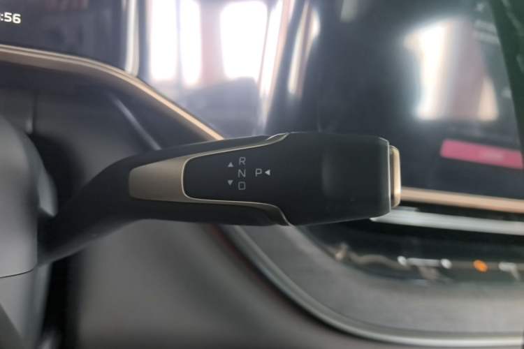 Used Hongqi Tiangong 08 2025 680 Ultra Four-Wheel-Drive Version Gear Lever