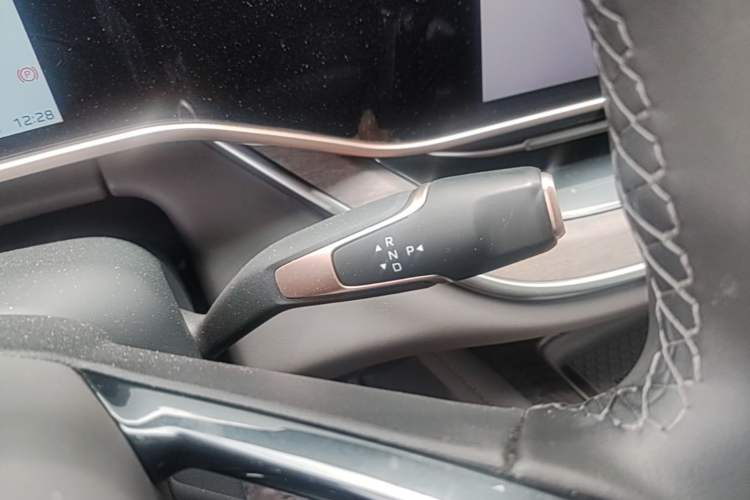 Used Hongqi Tiangong 08 2025 680 Ultra Four-Wheel-Drive Version Gear Lever