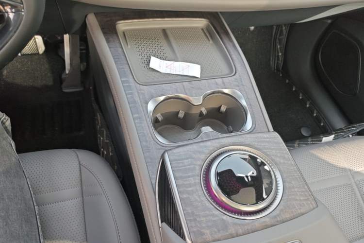 Used Hongqi Tiangong 08 2025 680 All-Wheel Drive Smart Selection Edition Gear Lever