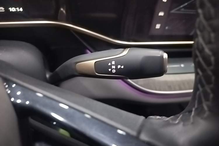Used Hongqi Tiangong 08 2025 680 Ultra Four-Wheel-Drive Version Gear Lever
