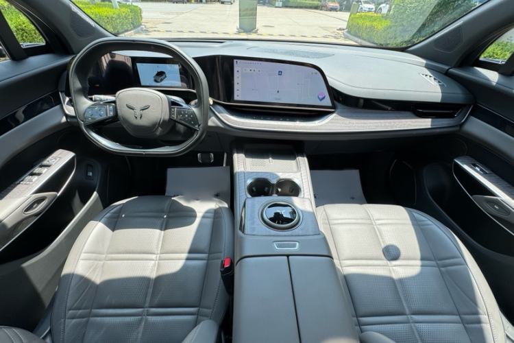 Used Hongqi Tiangong 08 2025 680 Ultra Four-Wheel-Drive Version Interior 6