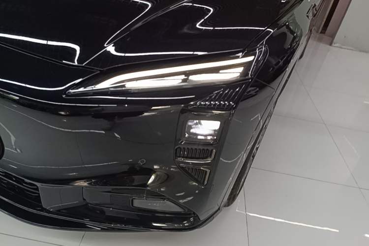 Used Hongqi Tiangong 08 2025 680 Ultra Four-Wheel-Drive Version Left Front Headlight