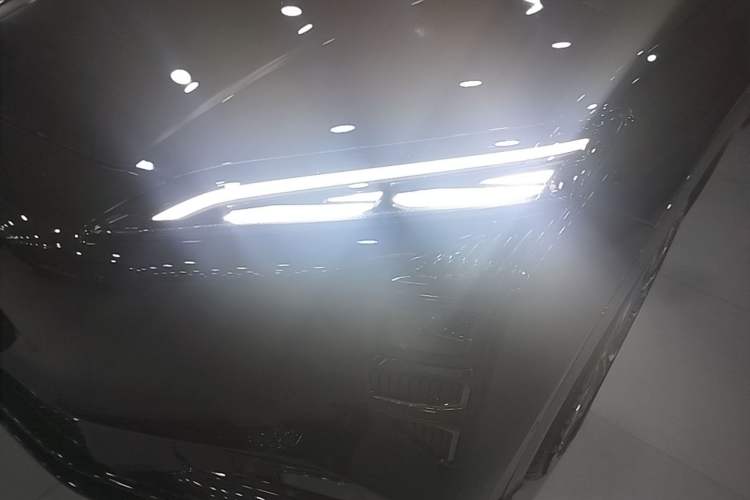 Used Hongqi Tiangong 08 2025 680 Ultra Four-Wheel-Drive Version Left Front Headlight