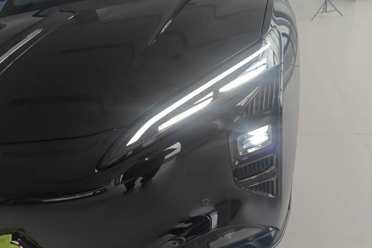 Used Hongqi Tiangong 08 2025 680 Ultra Four-Wheel-Drive Version Left Front Headlight