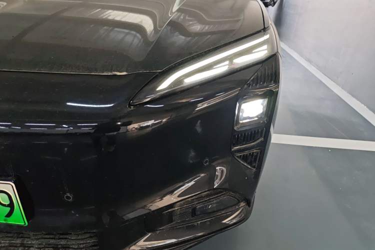 Used Hongqi Tiangong 08 2025 680 Ultra Four-Wheel-Drive Version Left Front Headlight