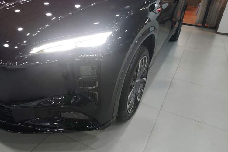 Used Hongqi Tiangong 08 2025 680 Ultra Four-Wheel-Drive Version Left Front Headlight